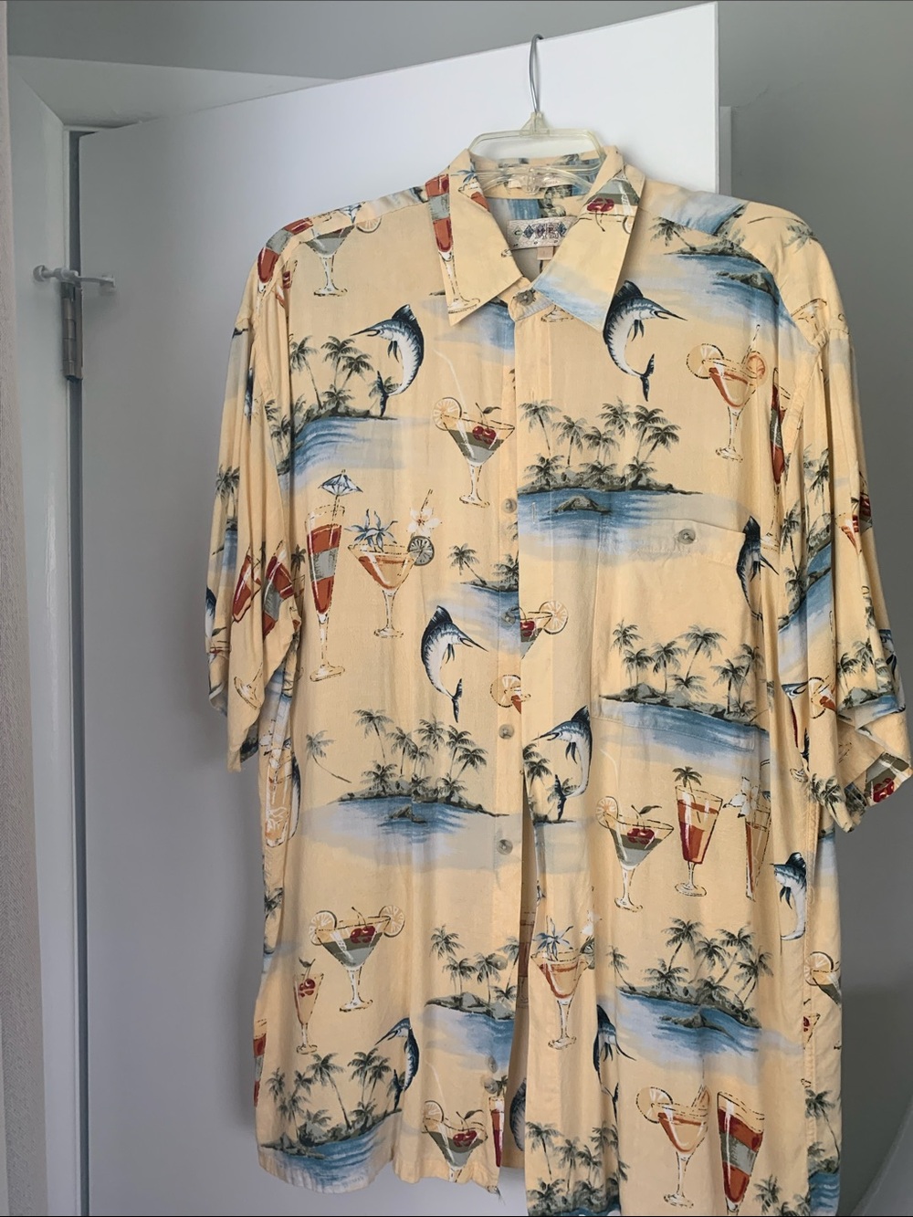 Casual Short-Sleeve Tropical Print Button-Down Shirt in Cream